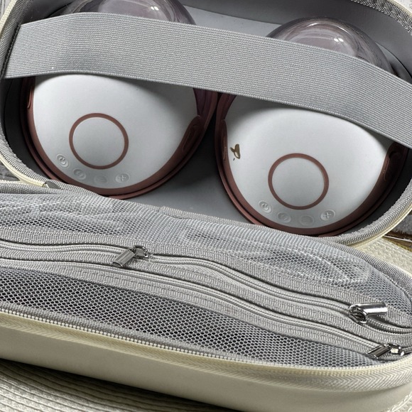 Momcozy Mobile Flow  Hands-Free Breast Pump - Open Box - Picture 8 of 16